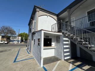 Bronco Motel South Central - 6