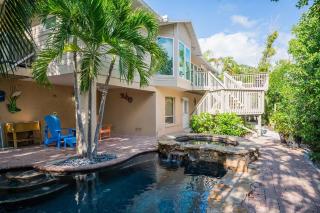 La Buena Vida - Bright Beachy Canal Front Steps to Beach PoolSpa Dock Beach Gear Dogs OK - 0