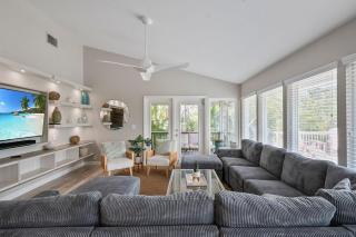 La Buena Vida - Bright Beachy Canal Front Steps to Beach PoolSpa Dock Beach Gear Dogs OK - 3