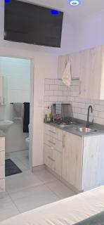 Unit 14 Sunbird Self-Catering - 5