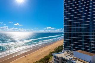 Beachfront 3BR Oasis with Views - 9