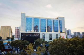 GreenTree Inn Taiyuan PinGYAng Road Business Hotel - 4