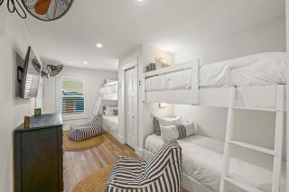 Three Little Birds - A newly completely renovated waterfront luxury home with Gulf of Mexico views - 4