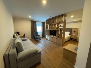 Promenaden Hotel - 7