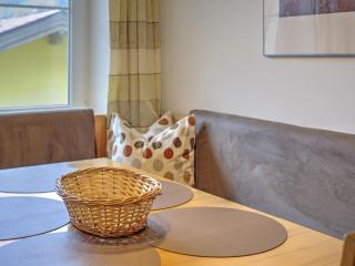 Tranquil Mountain Stay, Central & Sunny, cleaning included - 9