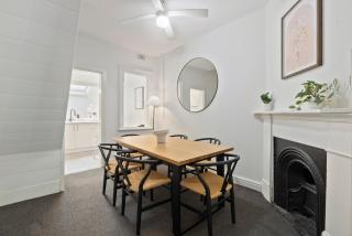 2BR Darlington Home for 6 with Balcony - 2