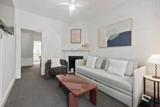 2BR Darlington Home for 6 with Balcony - 4