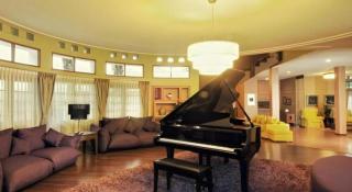 Bumi Bandhawa Hotel - 1