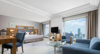 Wuhan Premier Mayflowers Hotel - 2