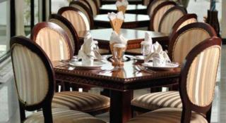 Yusro Hotel Restaurant & Convention - 8