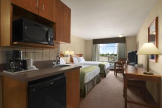 Super 8 by Wyndham Fort St. John BC - 6