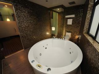 Elegance Bund Hotel - 9