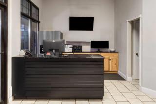 Days Inn by Wyndham Branson Ozarks - 8