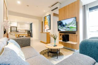 5 star Luxury Retreat in Saigon's Center free Pool Gym - 8