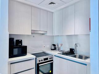 Modern Studio in Waters Edge Pool & Canal Views - 5