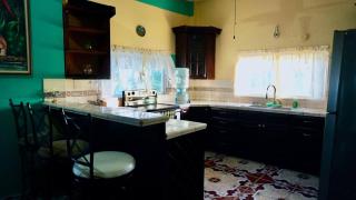 See Belize WATERSIDE Sea View Apt for 6 with Kitchen, Balcony, Infinity POOL & Overwater Deck, 2nd Floor - 4