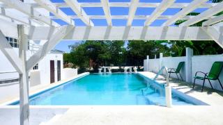 See Belize WATERSIDE Sea View Family Apt for 6 with Kitchen, Balcony, Infinity POOL & Overwater Deck, 2nd Floor - 0
