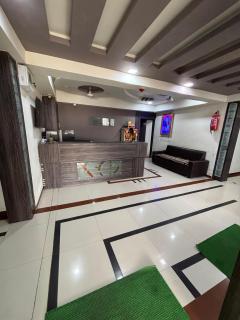 Hotel Shree Sai Palace - 0