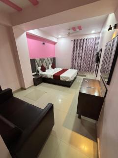 Hotel Shree Sai Palace - 4