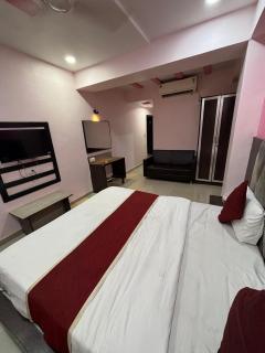 Hotel Shree Sai Palace - 2