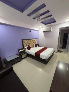 Hotel Shree Sai Palace - 1