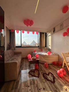 jacuzzi & panoramic pyramids view - 5