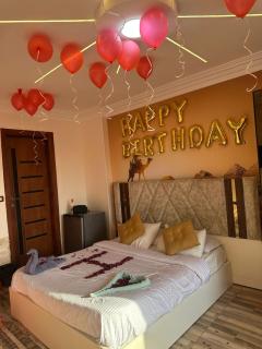 jacuzzi & panoramic pyramids view - 2