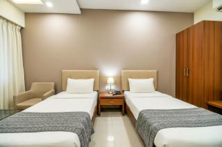 The Avenue Hotel & Banquet Near Bhopal Junction - 3