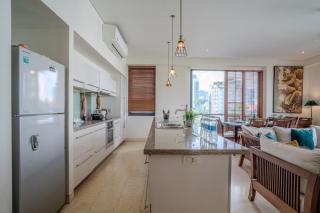 Indochine Style Apartment in HCMC Center Pool and Gym - 8