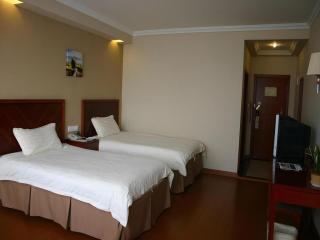 GreenTree Inn Rizhao Train Station - 4