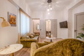 The Athenian Elegance , Luxury 2 br near Hilton District - 9