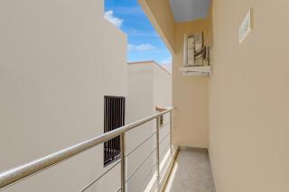 FabHotel Sejour Royal - 5