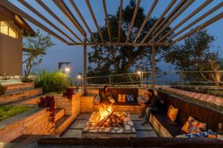 SaffronStays Fragrant Hills Cottage - 7