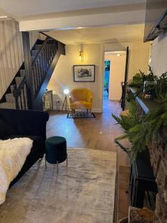 Winsford Woodford Cottage - Cozy Retreat - 6