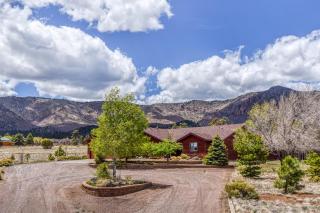 BunnyLand Lodge Panoramic Mt. Views Fantastic Backyard Patio Scenic Location in Flagstaff - 5