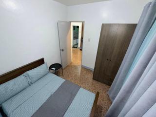 J and J Transient House - 3