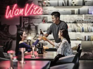 Ningbo Wanda Moments Hotel - 1