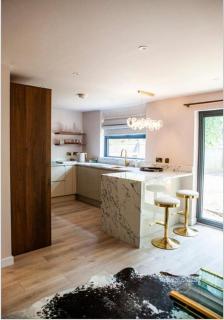 Elegant Contemporary Private Bungalow - 0