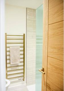 Elegant Contemporary Private Bungalow - 3