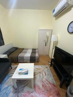 Affordable & Stylish Studio Near Downtown - 0