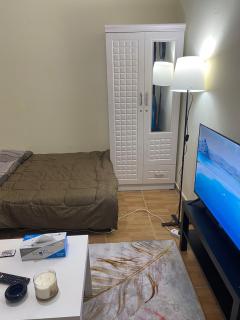 Affordable & Stylish Studio Near Downtown - 6