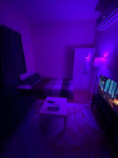 Affordable & Stylish Studio Near Downtown - 3