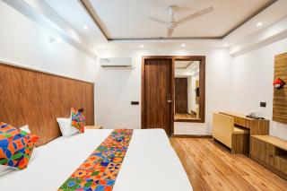 FabHotel Golden Inn - 2