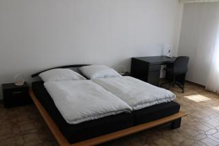 Große gut ausgestattete Ferienwohnung, barrierefrei, direkt an der A7 - 1