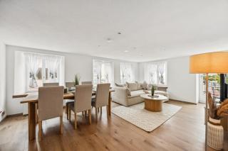 Altstadtidyll am See 1 - 6 Personen I Ruhig - Balkon - Parkplatz - nahe Bahnhof und Autobahn - 6