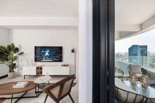 Prestige & Sea View 1BR with Parking TLV By Barnes - 9