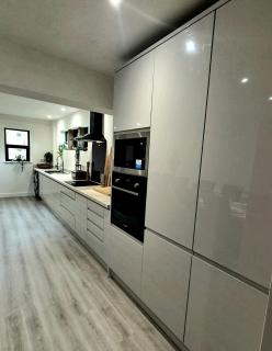 The Waltzing Weasel - 4