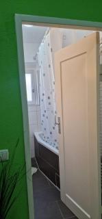 Classic shared apartment - 9