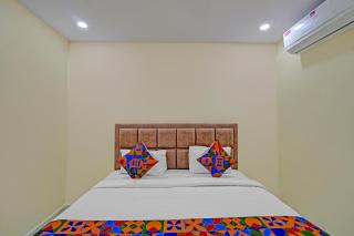 FabHotel Srikara Grand Luxury Rooms - Hyderabad - 5