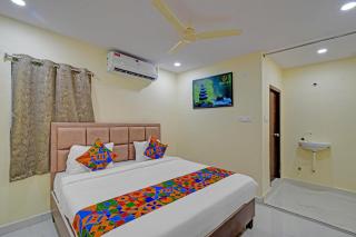 FabHotel Srikara Grand Luxury Rooms - Hyderabad - 2